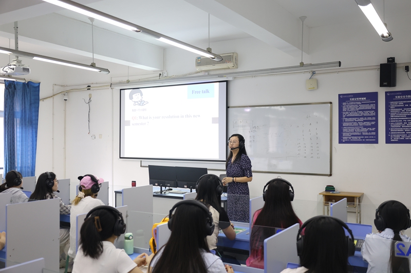 英语语音教室 1A6A2222.jpg