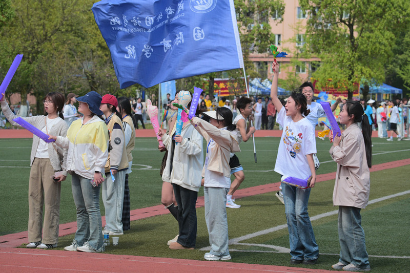 啦啦队2 昊阳_副本.jpg